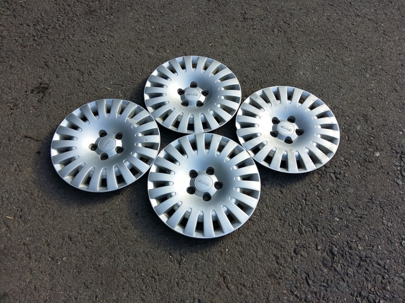 Saab dekorativie diski 