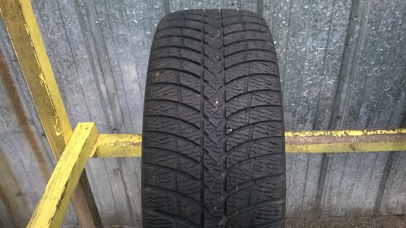 Kumho I`Zen KW23 87H