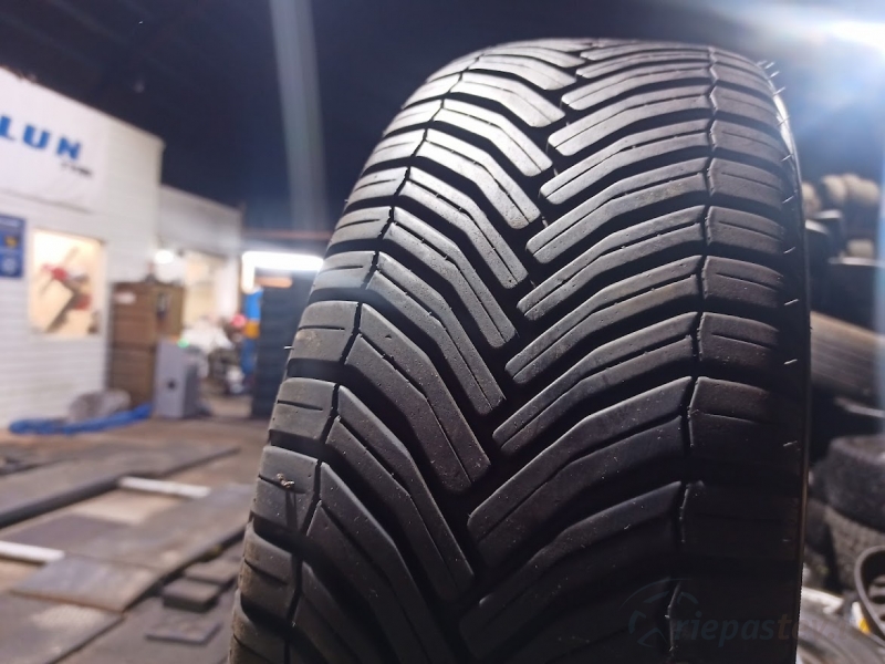 Michelin Cross Climate 89V