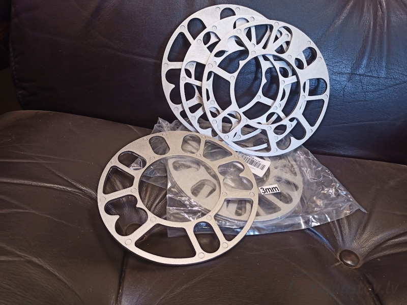 Distanceri flanči(starplikas) universālie 3mm 