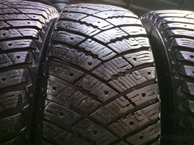 Good Year Ultra Grip Ice Arctic 95T