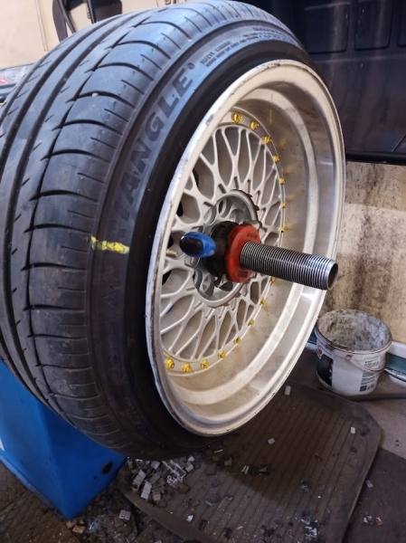 Liekam riepas Uz platiem diskiem 