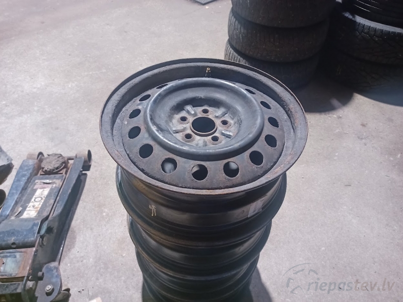 Toyota tērauda diski 