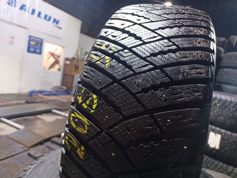 Good Year Ultra Grip Ice Arctic 94T