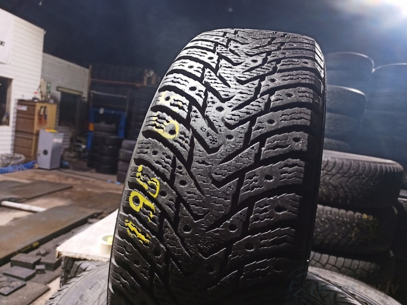Nokian Hakkapeliitta 8 94T