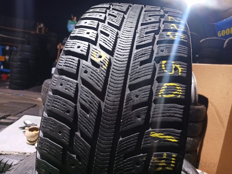 Kumho I'Zen KW22 98T