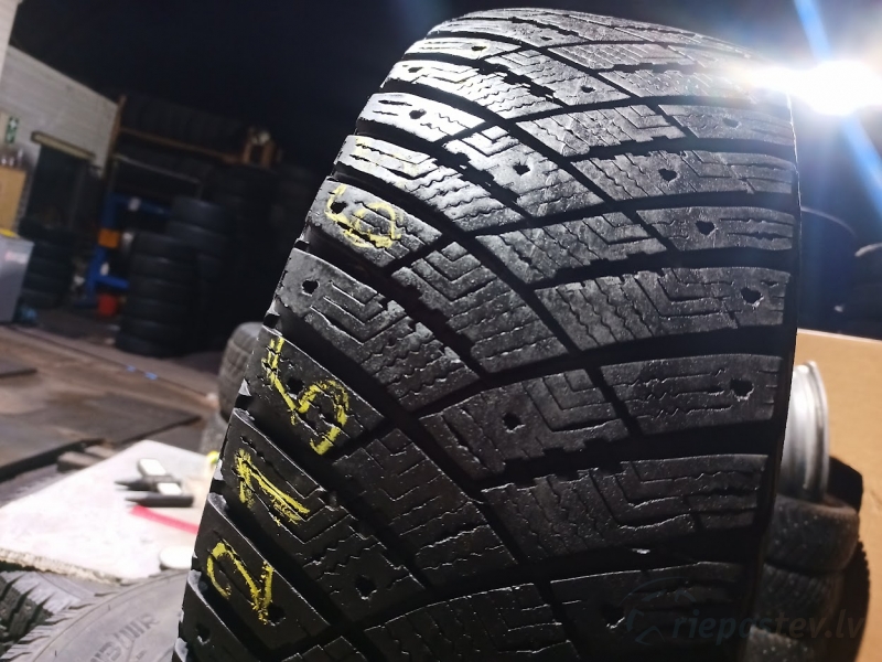 Good Year Ultra Grip Ice Arctic 98T