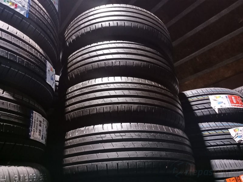 Good Year Efficient Grip Performance 92H