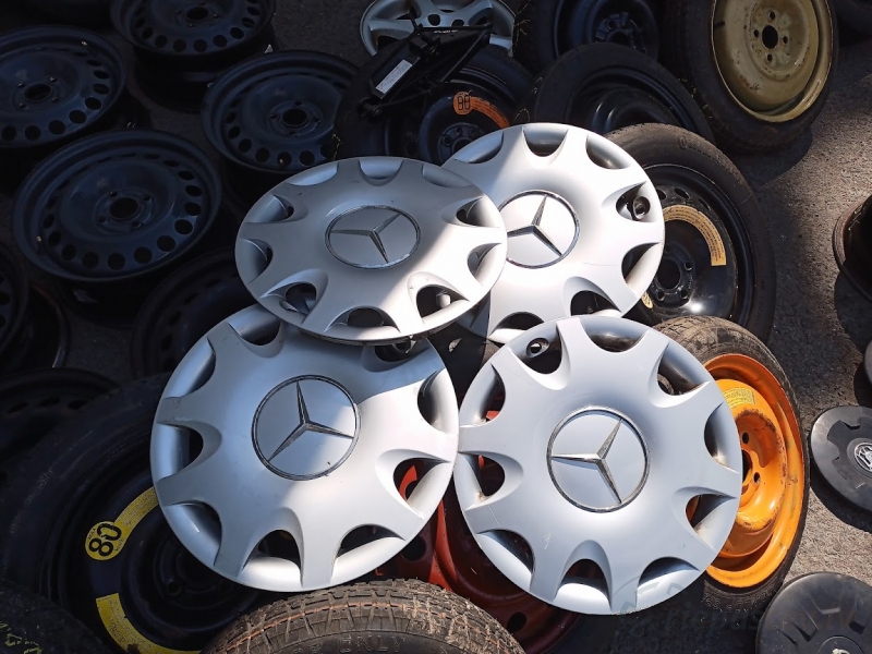 Mercedes dekorativie diski(uzlikas) 