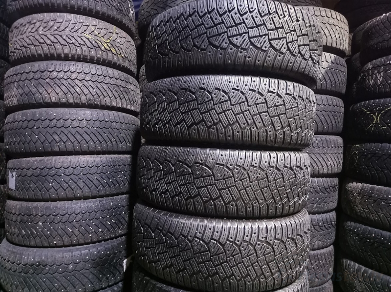 Continental Ice Contact 2 SuV 105T