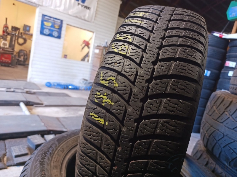 Kumho I'Zen KW22 82T