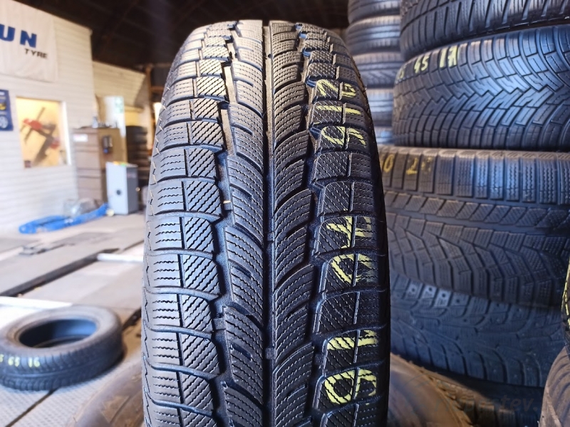 Powertrac Snowtour 100T