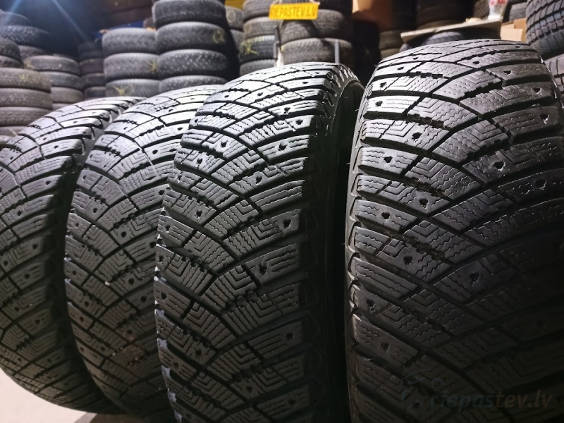 Good Year Ultra Grip Ice Arctic SUV 4 x 4 107T