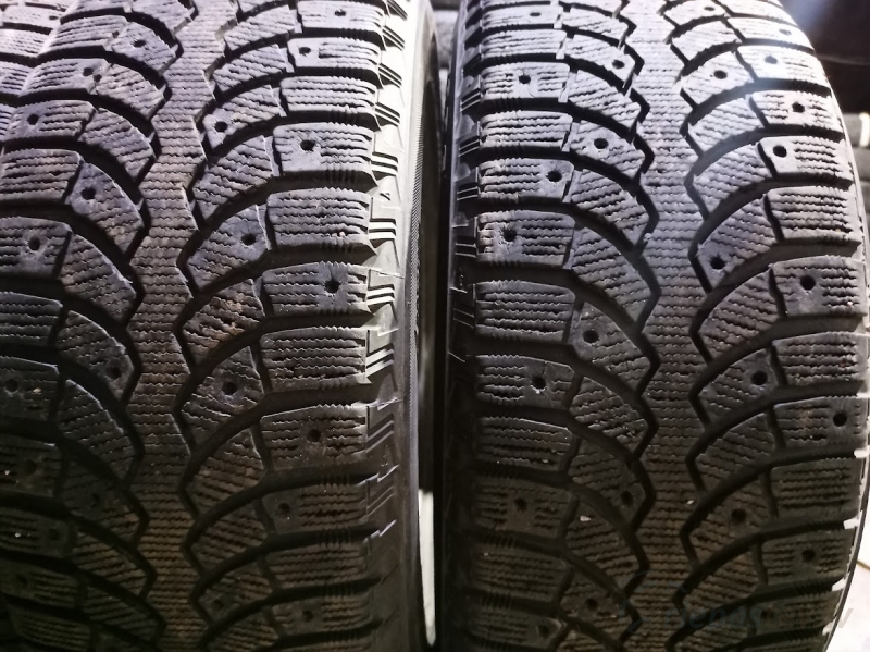 Bridgestone Blizzak Spike-01 100T