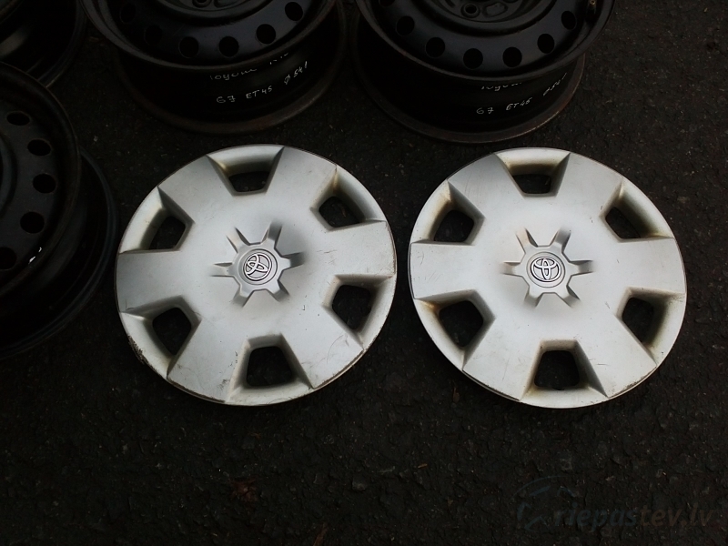 Toyota dekorativie diski (2 gab) 