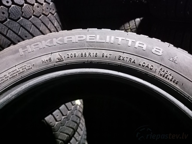 Nokian Hakkapeliitta 8 94T