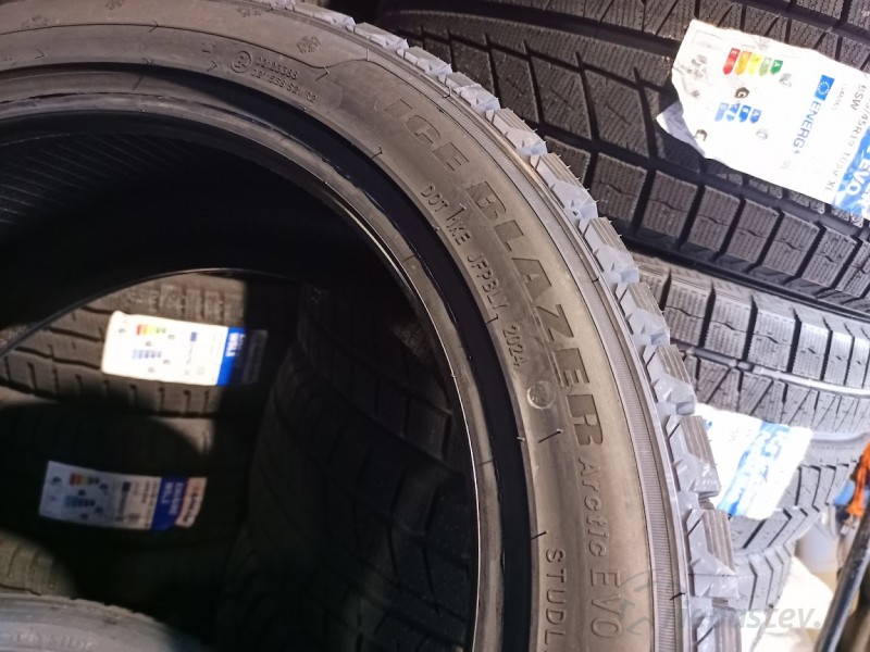 Sailun Ice Blazer Arctic Evo 102V