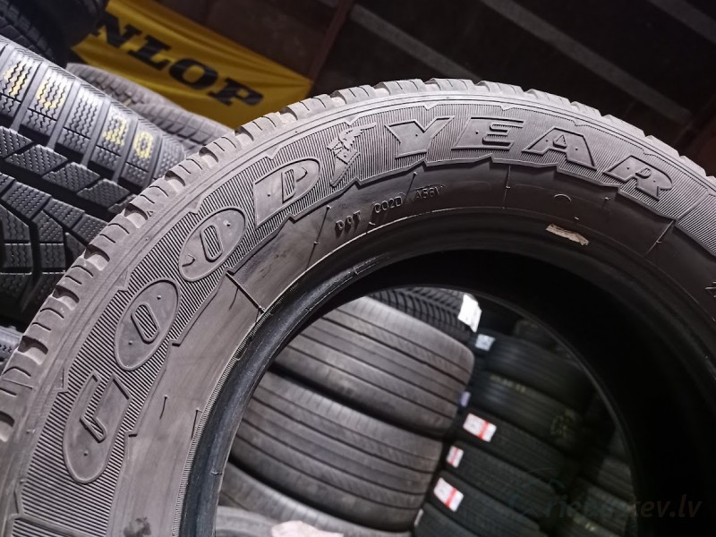 Good Year Cargo Marathon 112R