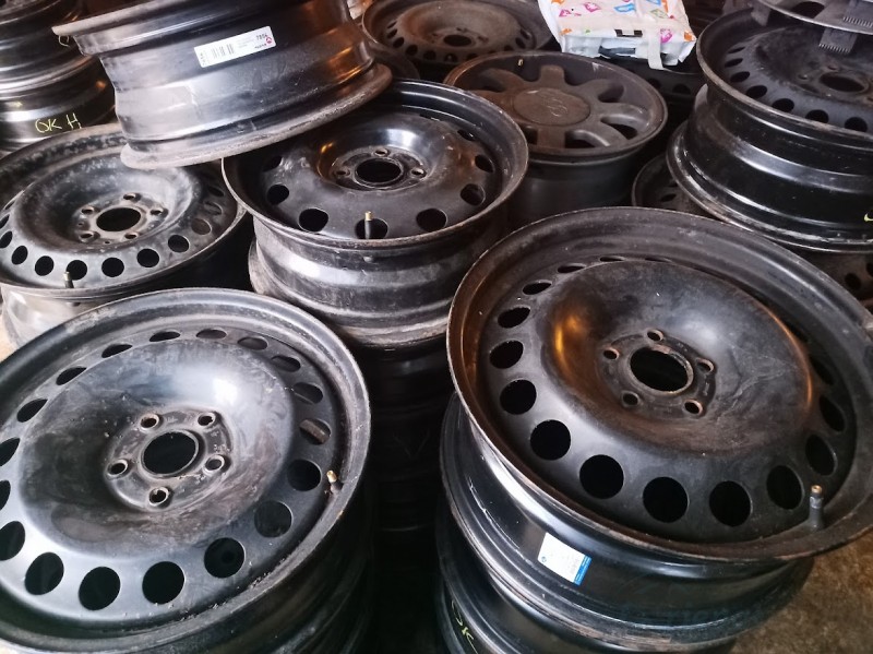 Rover, Honda, Mazda, Toyota, Suzuki tērauda diski(2gab) 