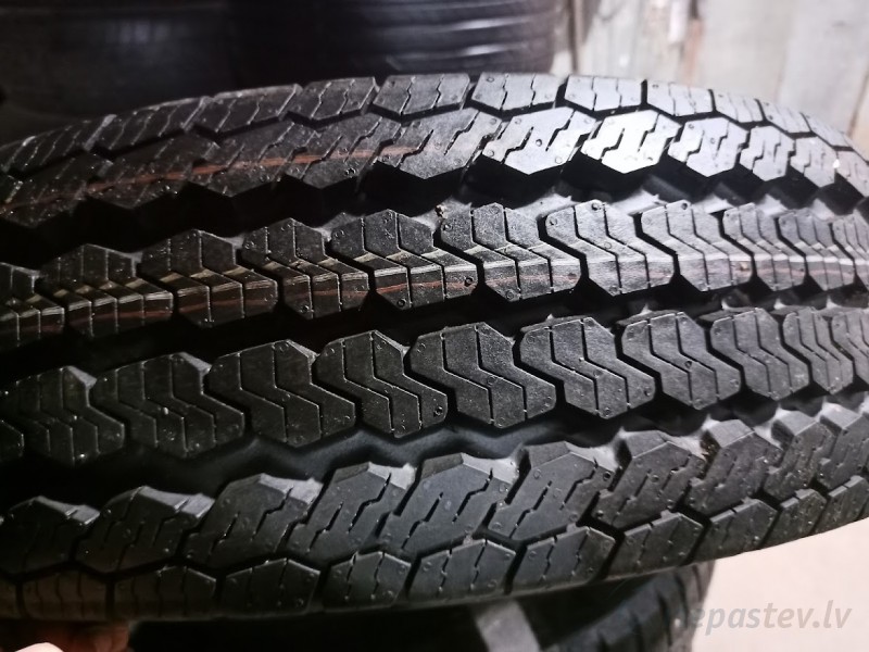Ford Tranzit tērauda disks ar 215/75R16C Continental riepu 