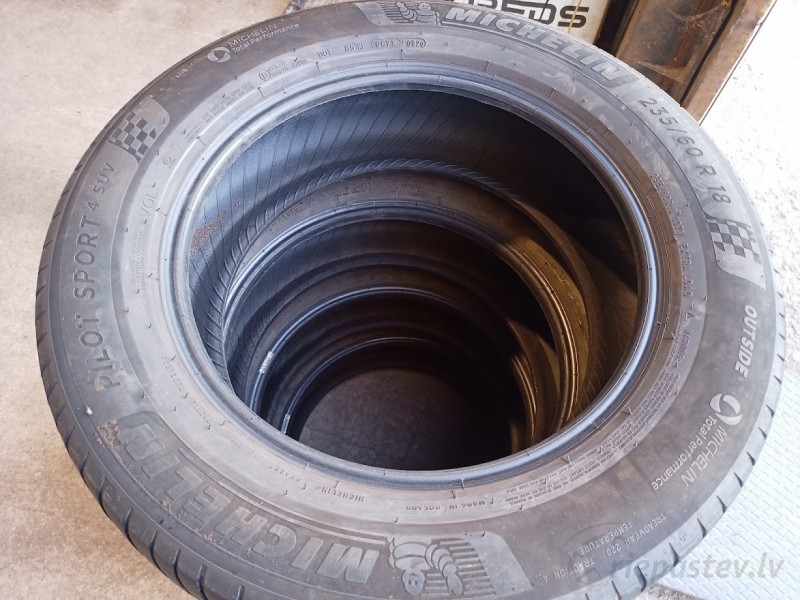 Michelin Pilot Sport 4 Suv 107V