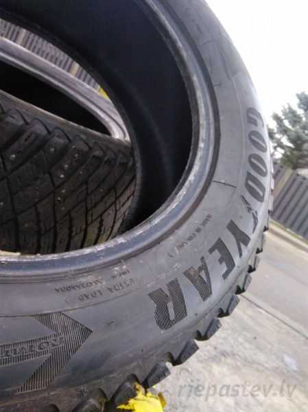 Good Year Ultra Grip Ice Arctic 103T