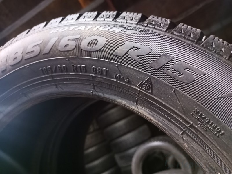 Pirelli Ice Zero 88T