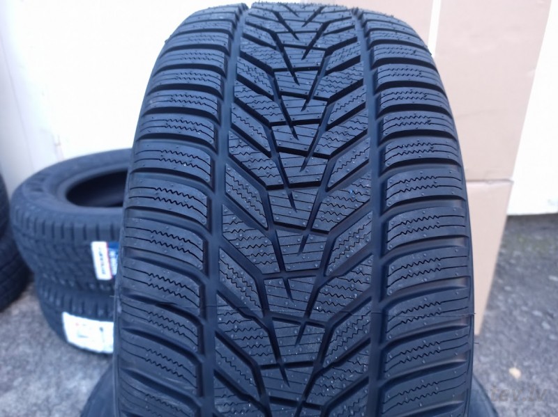 Hankook Winter I'Cept Evo3 W330 