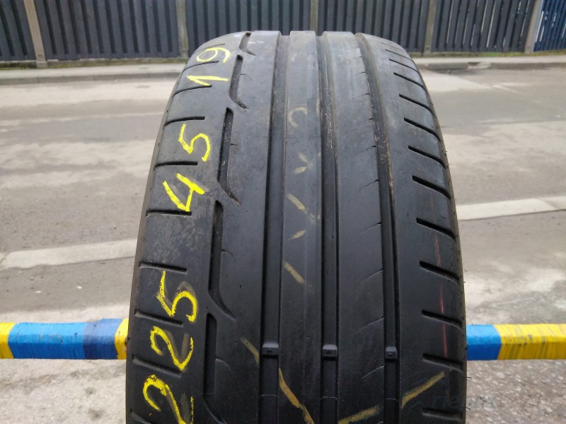 Dunlop Sport Maxx RT 96W