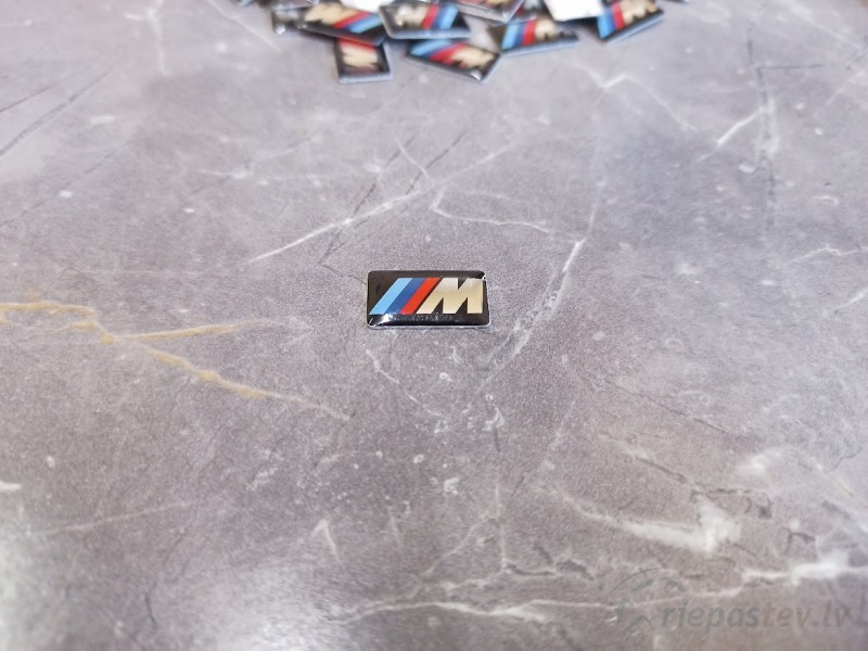 BMW M uzlīmes 19mm x 11mm(1.9cm x 1.1cm) 