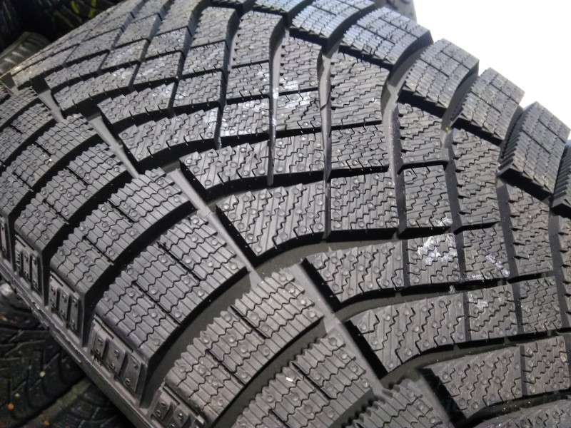 Pirelli Winter Ice Zero FR 