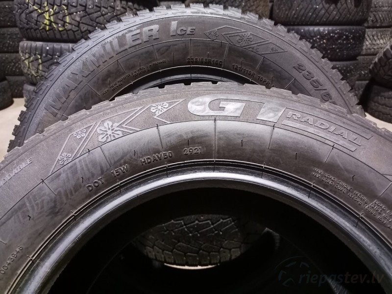 GT Radial Maxmiler Ice 121R