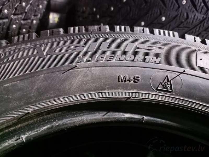 Michelin Agilis X-Ice North 104H