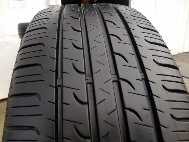 Good Year Efficient Grip Suv 4x4 99V