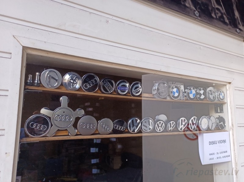 BMW DISKU VIDIŅI 68mm All Black 