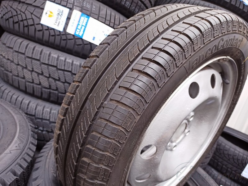 Volvo, Ford rezerves ritenis  