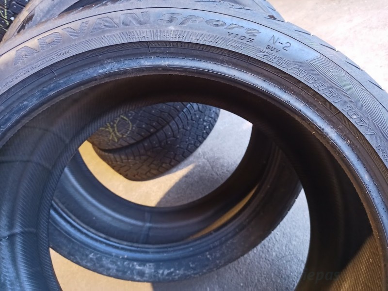 Yokohama Advan Sport V-105 Suv 107Y