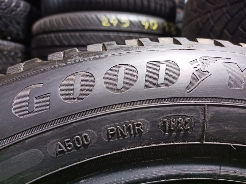 Good Year Ultra Grip Arctic 2 101T