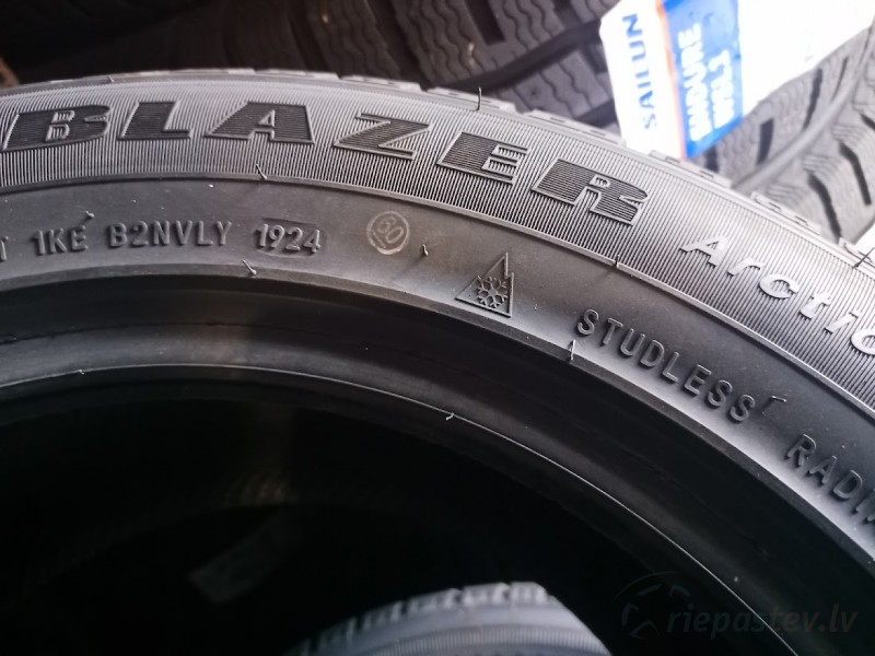 Sailun Ice Blazer Arctic 99H