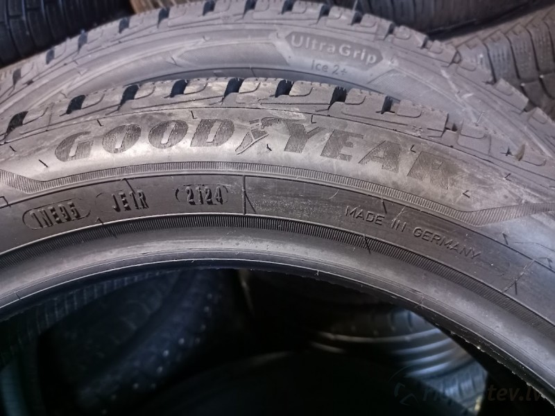 Good Year Ultra Grip Ice 2+ 88T