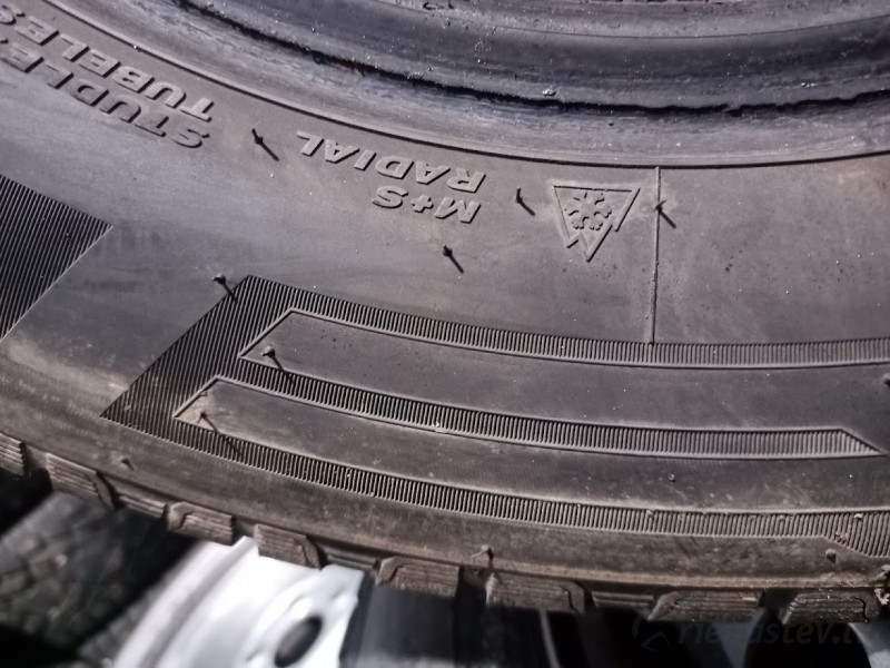 Hankook Winter I'Cept LV 110R