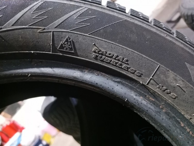 Hankook Winter I'Cept IZ 84T