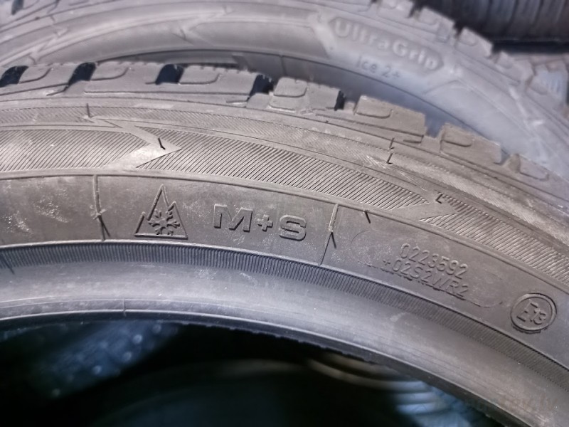 Good Year Ultra Grip Ice 2+ 88T