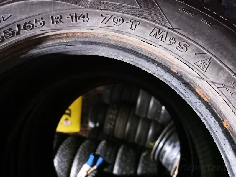 Nokian Hakkapeliitta 4 79T