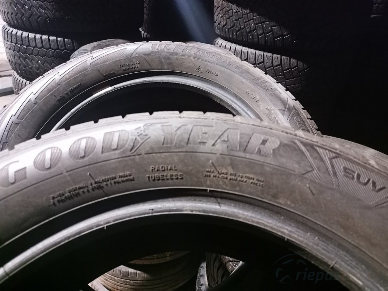 Good Year Ultra Grip Ice Suv 103T