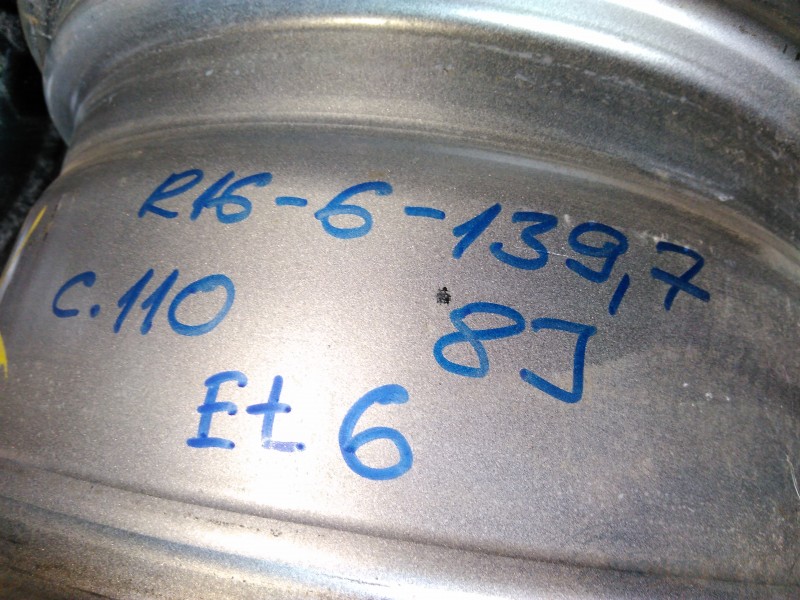 Nissan tērauda diski 