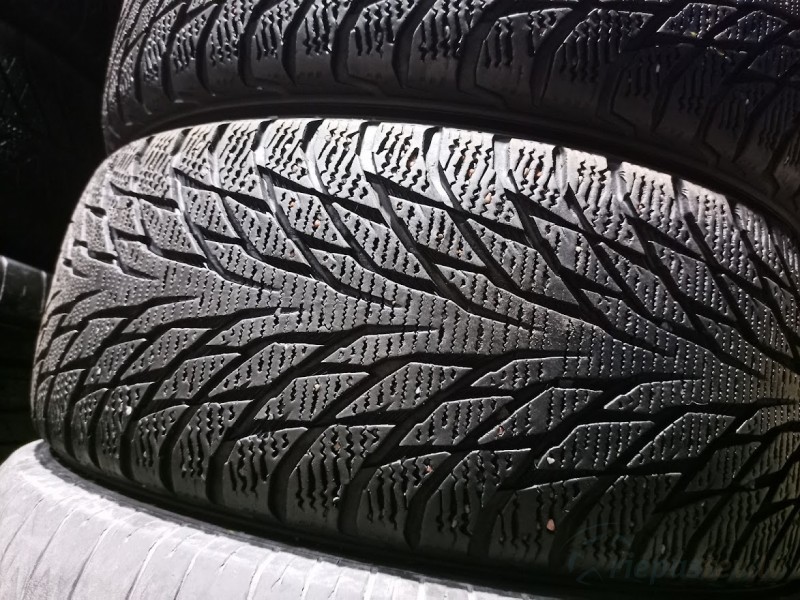 Nokian Hakkapeliitta R2 94R
