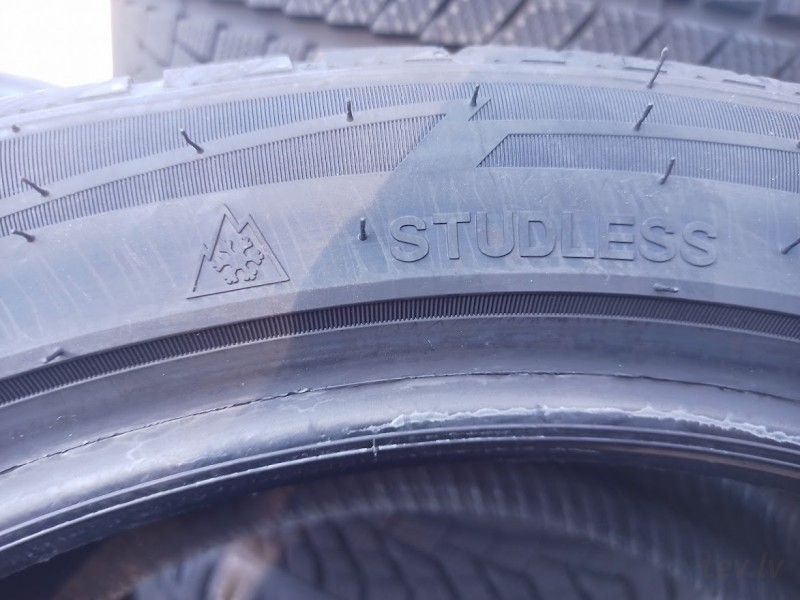 Sailun Ice Blazer Alpine Evo 1 95V