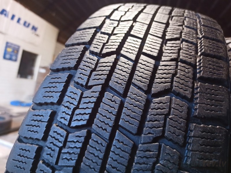 Good Year Ice Navy Zea. 91Q