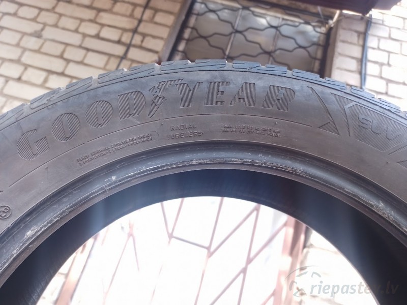 Good Year Ultra Grip Ice Suv 105T